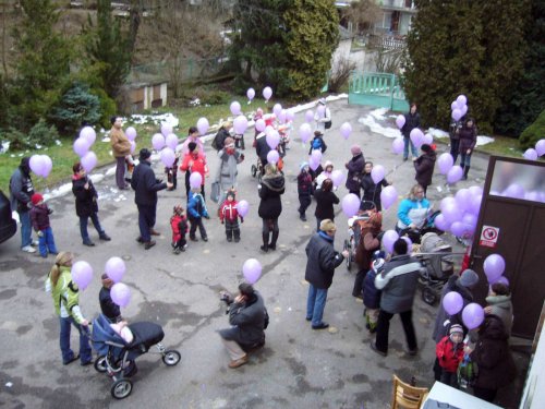 Vypouštění balónků s přáním Ježíškovi - 9.12.2010